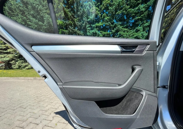 Skoda Superb cena 82900 przebieg: 125000, rok produkcji 2019 z Elbląg małe 436